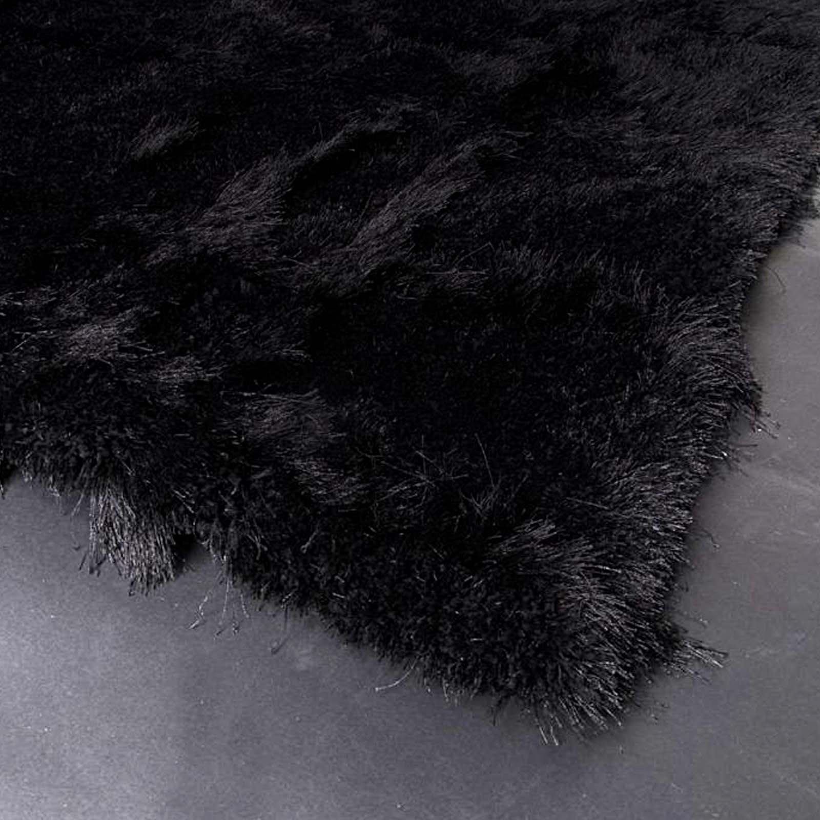 cross p black modern rug